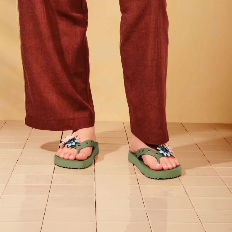 Crocs™ Rio Flip Cargo